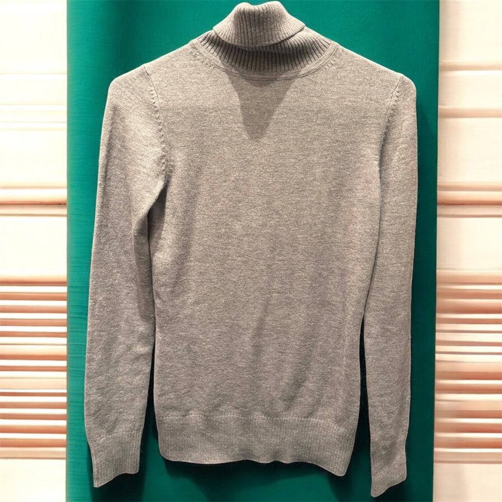 French Connection Light Gray Turtleneck Sweater XS